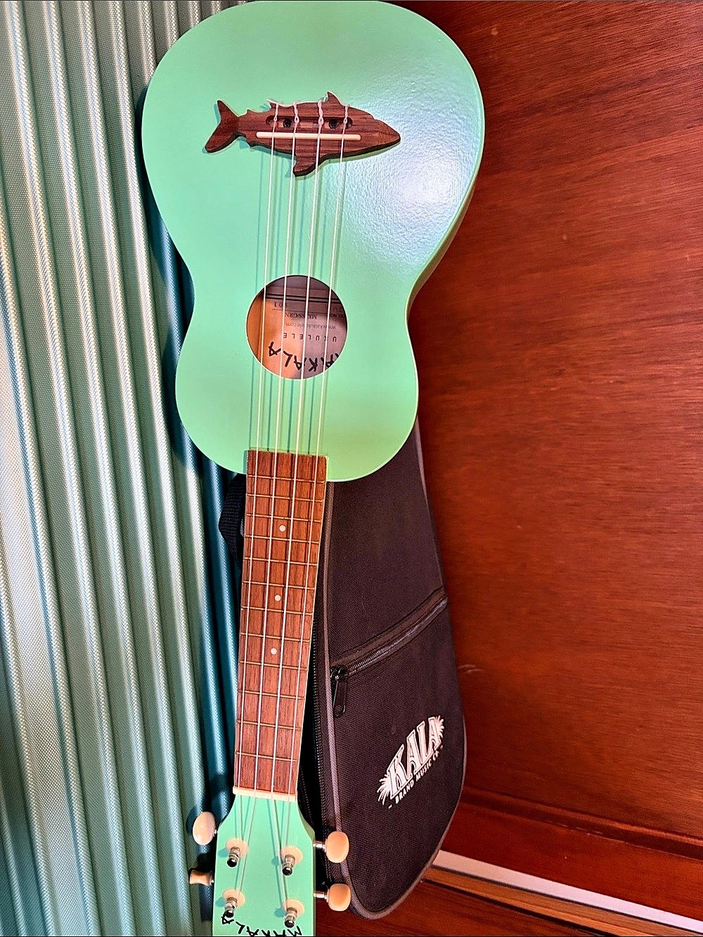 Kala Makala Shark Soprano Ukulele Green with Case